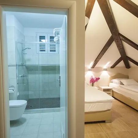 科纳维尔酒店 3* Čilipi